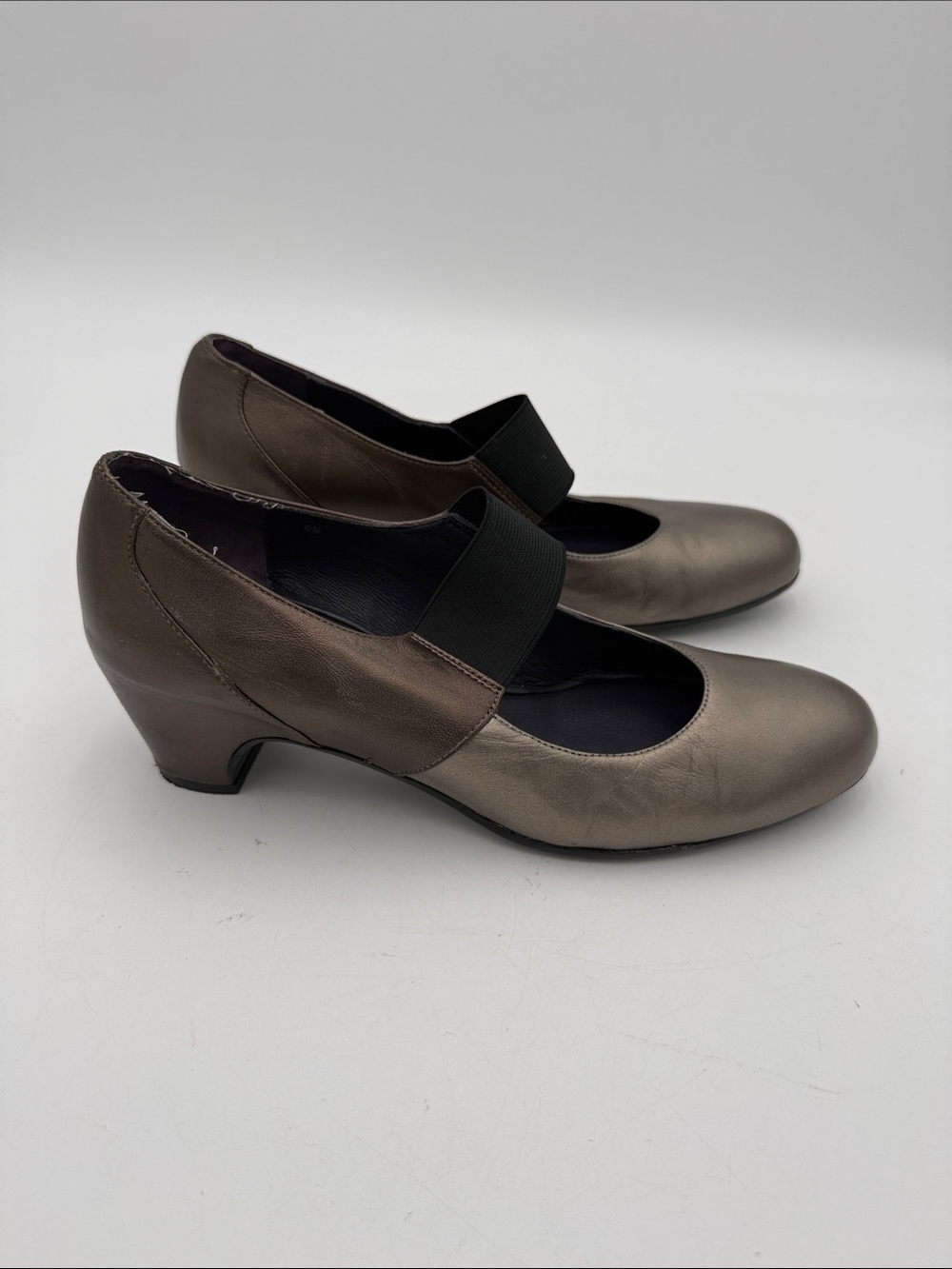 Vaneli Metallic Bronze Mary Jane Pumps Elastic Strap women 9M office Y2K pull on - Picture 2 of 12